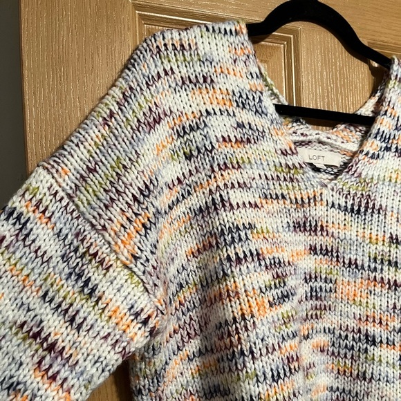 LOFT White V-neck Long Sleeve Sweater With Colorful Detail - Picture 5 of 8